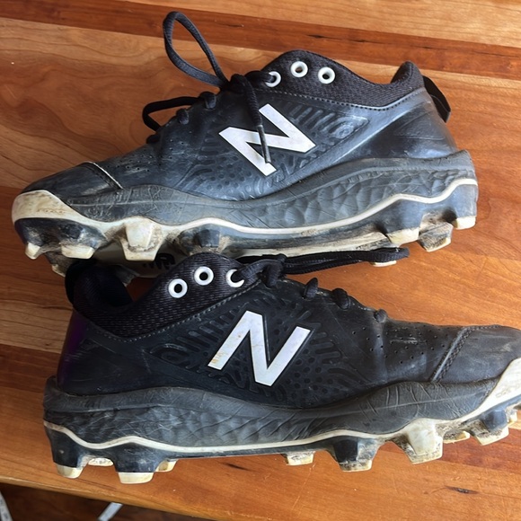 New balance, fast pitch softball cleats size 7 1/2 - Picture 4 of 6